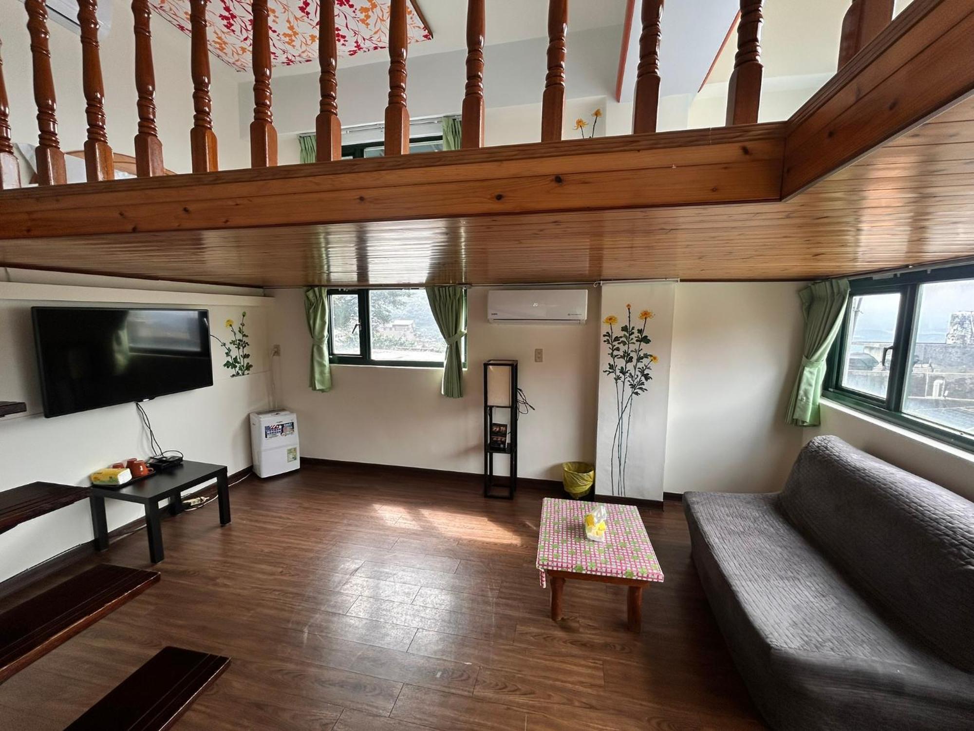 Old Street Seaview Homestay Цзюфэнь Экстерьер фото